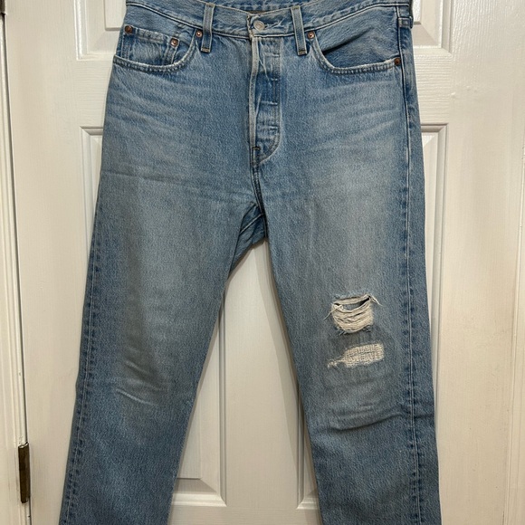 Levi's Denim - Women's Levi's 501 Jeans with Distressed Detail Size 28W 26L